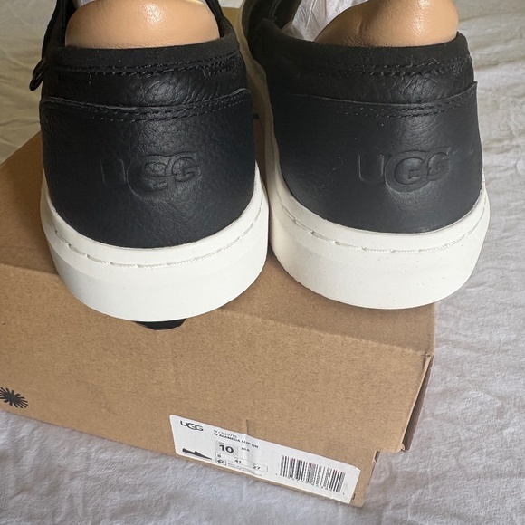 Ladies UGG Alameda slip on - Picture 1 of 3